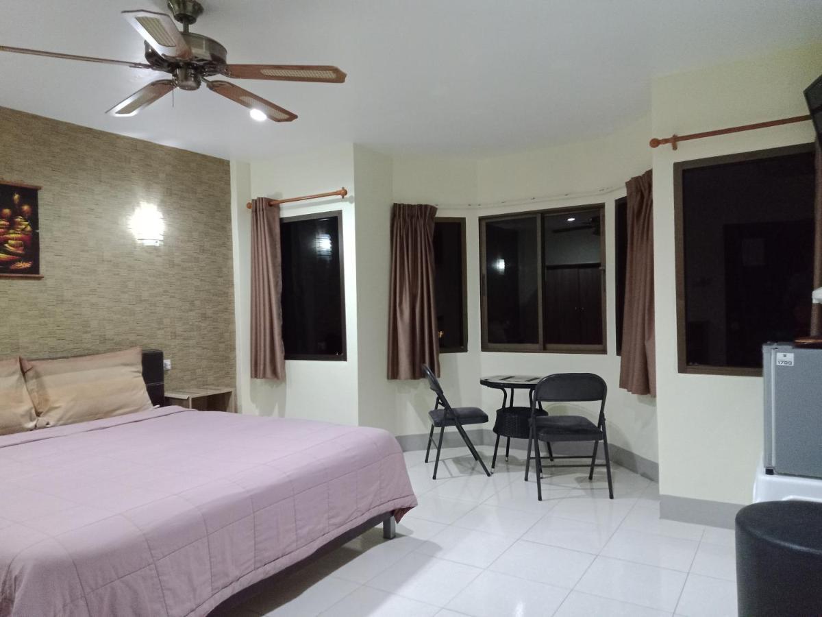 Living Room Guesthouse & Cafe Bar Karon Екстериор снимка