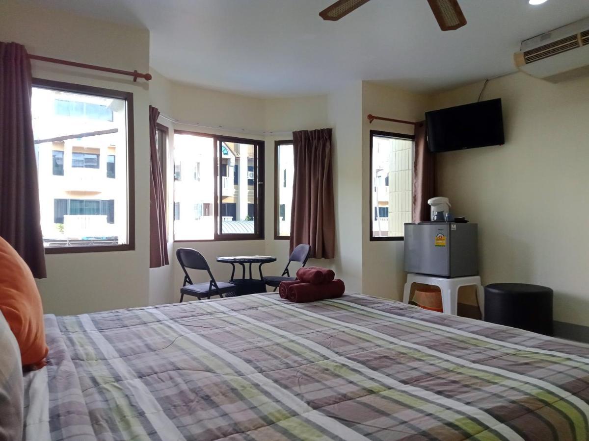 Living Room Guesthouse & Cafe Bar Karon Екстериор снимка