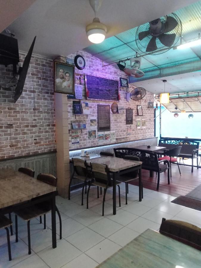 Living Room Guesthouse & Cafe Bar Karon Екстериор снимка