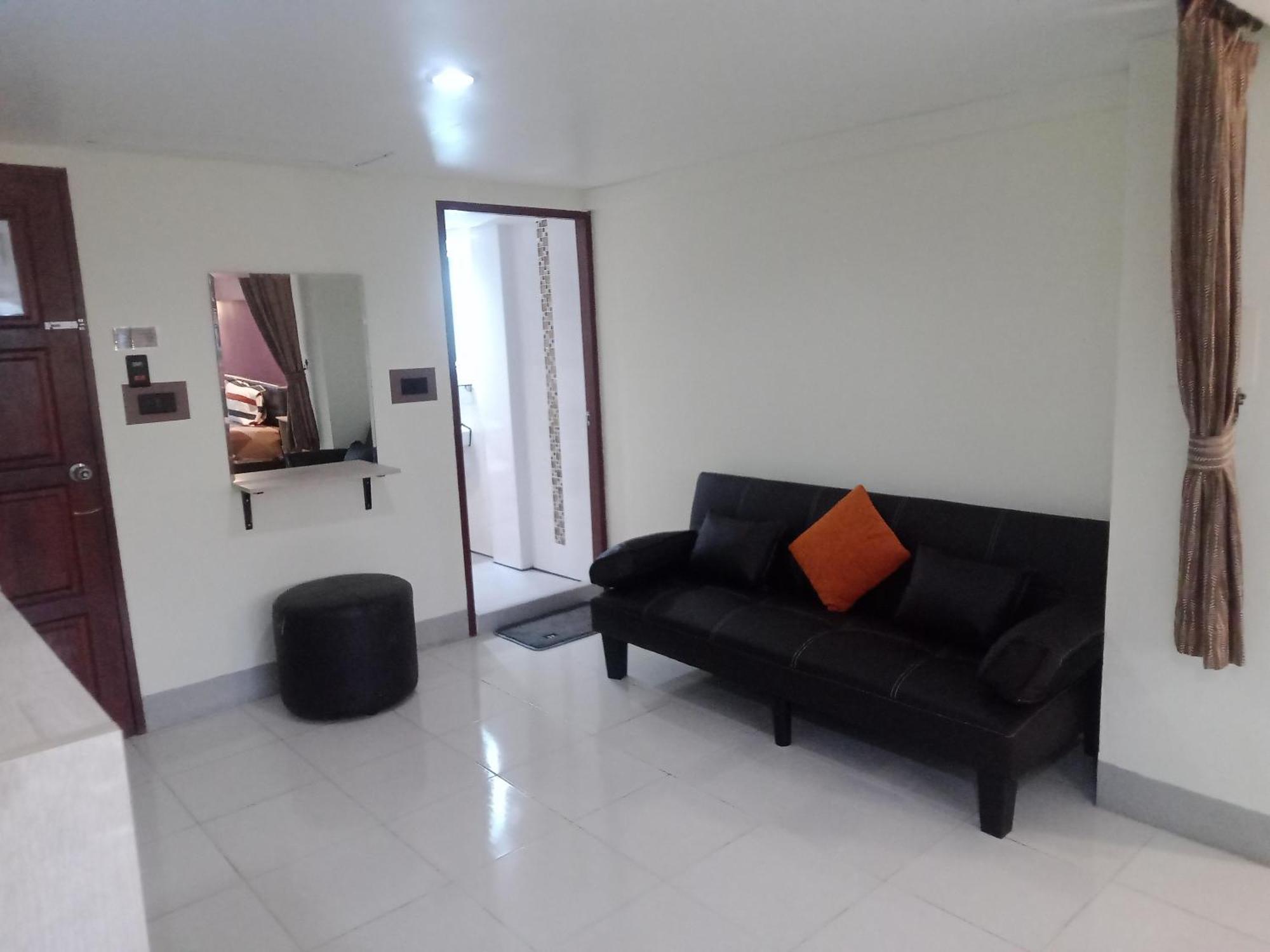 Living Room Guesthouse & Cafe Bar Karon Екстериор снимка