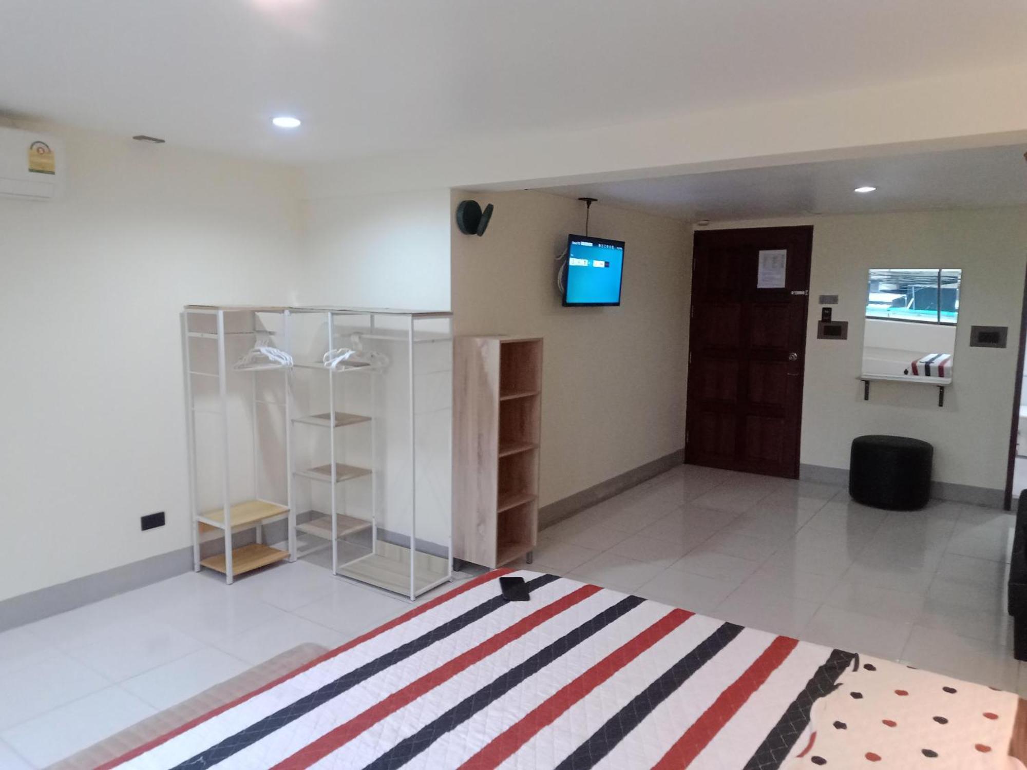 Living Room Guesthouse & Cafe Bar Karon Екстериор снимка