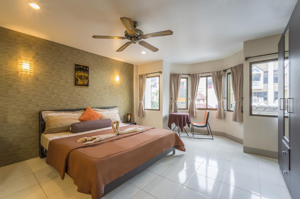 Living Room Guesthouse & Cafe Bar Karon Екстериор снимка