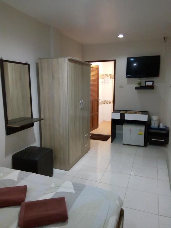 Living Room Guesthouse & Cafe Bar Karon Екстериор снимка